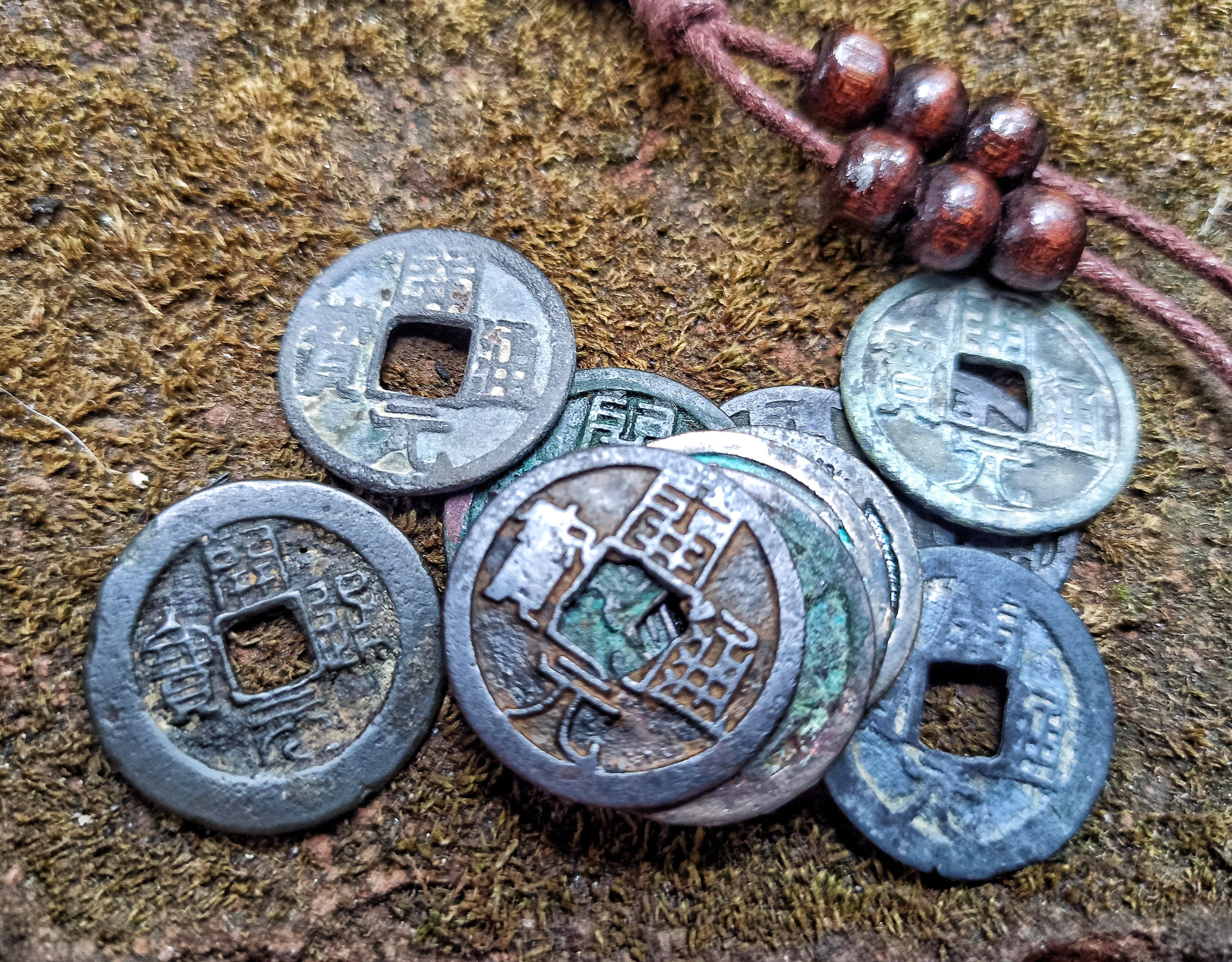 Discover the rich history of ancient Chinese coins in Indonesia.