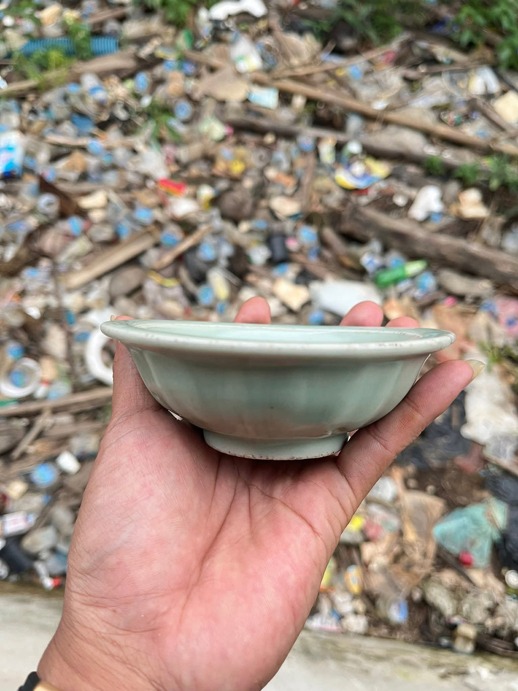 Song Dynasty Era Chinese Celadon Plate | ArtefactsHunter