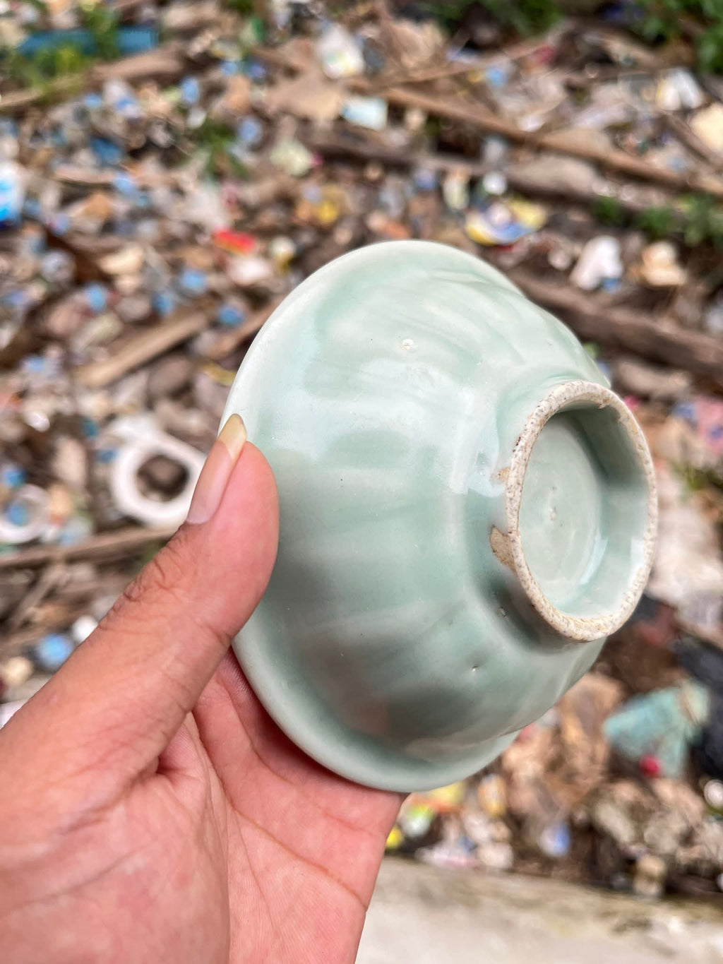 Song Dynasty Era Chinese Celadon Plate | ArtefactsHunter