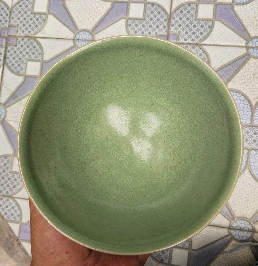 Song Dynasty Celadon Bowl - Chinese Porcelain | ArtefactsHunter