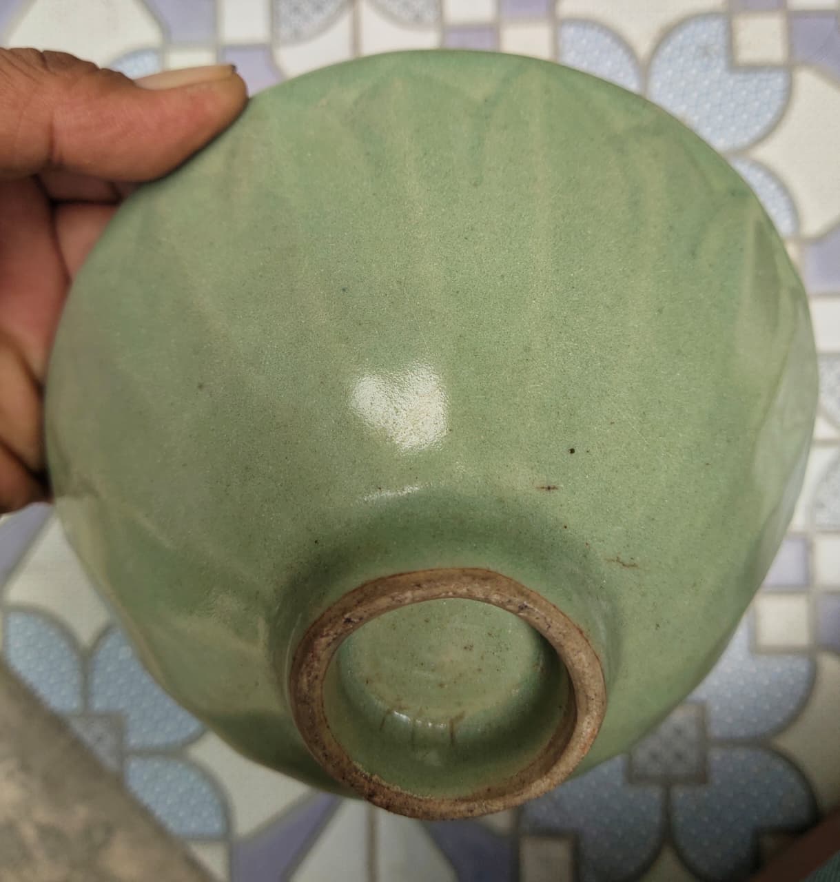 Song Dynasty Celadon Bowl - Chinese Porcelain | ArtefactsHunter