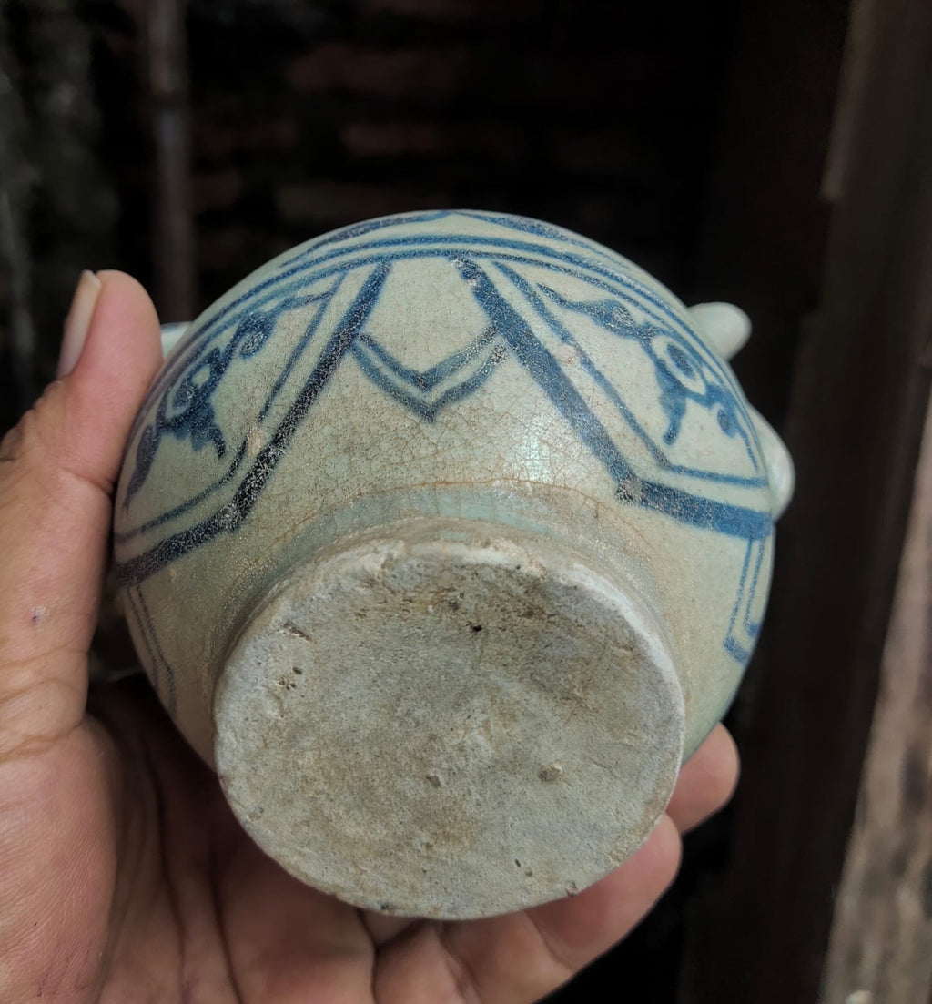 Chinese porcelain | Estimated Yuan | Small BW Ewer