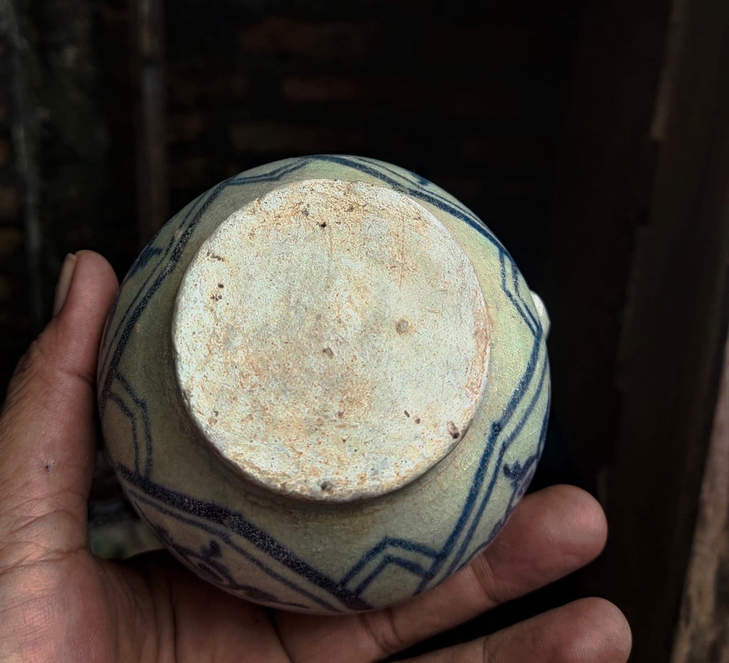 Chinese porcelain | Estimated Yuan | Small BW Ewer