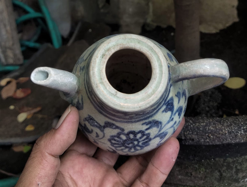 Chinese porcelain | Estimated Yuan | Small BW Ewer