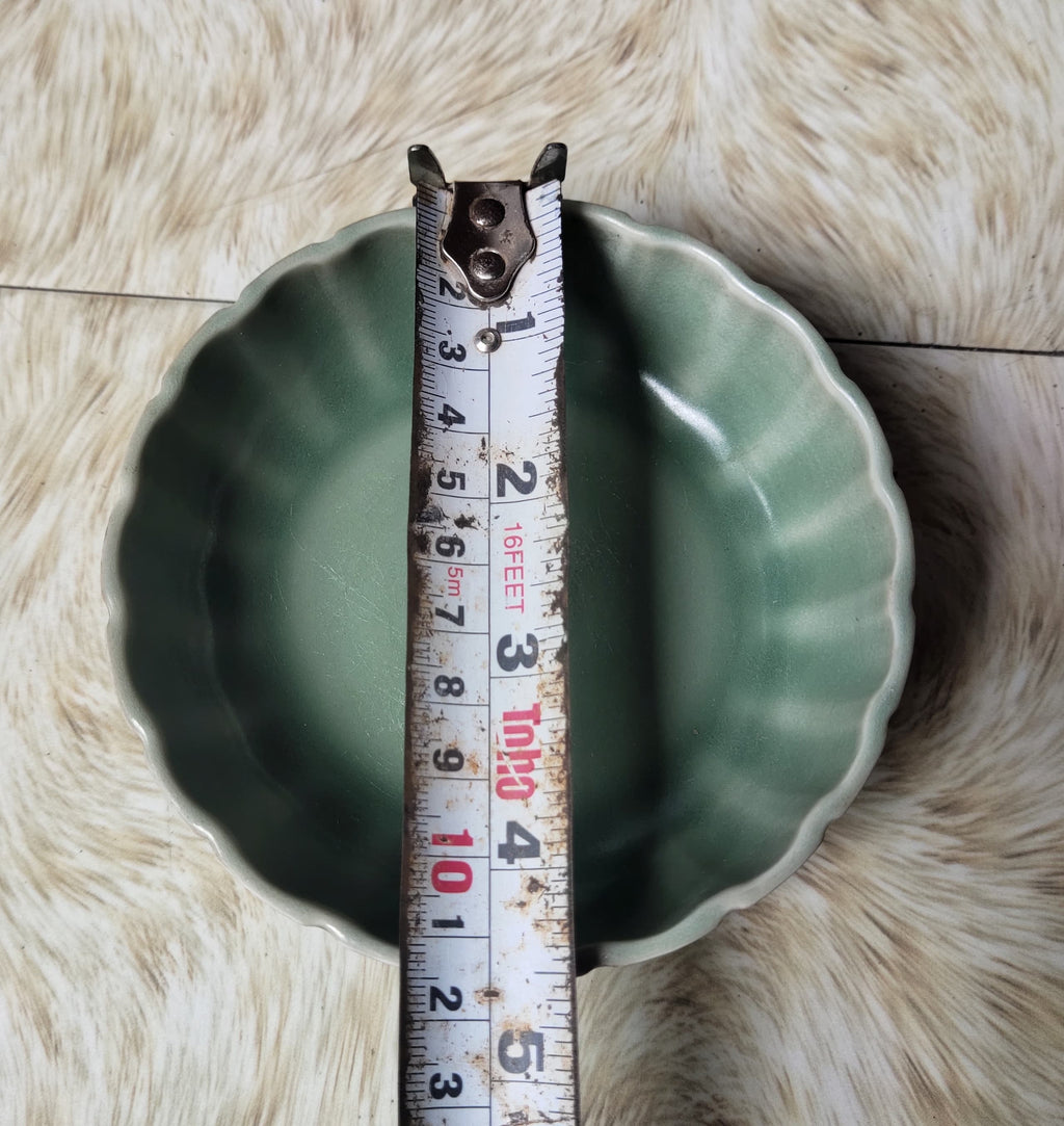 Chinese porcelain | Estimated Yuan Ming | Celadon Small Bowl
