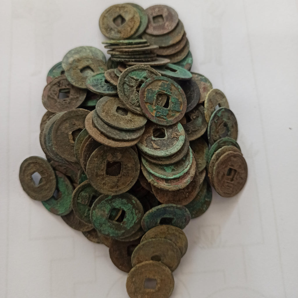 Pile of uncleaned cinese coins 