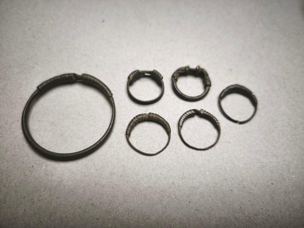 Ancient Javanese Spiral Bronze Ring uncleaned - ArtefactsHunter