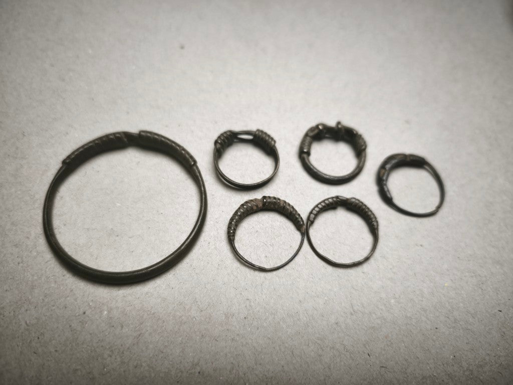 Ancient Javanese Spiral Bronze Ring uncleaned - ArtefactsHunter