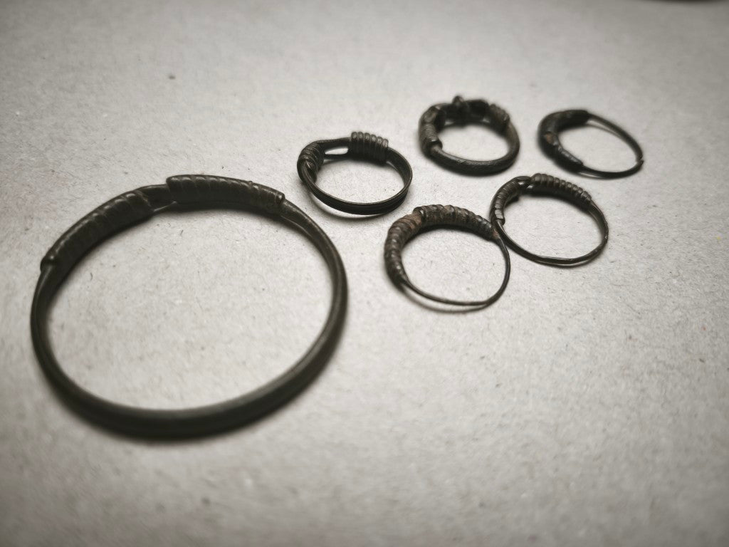 Ancient Javanese Spiral Bronze Ring uncleaned - ArtefactsHunter