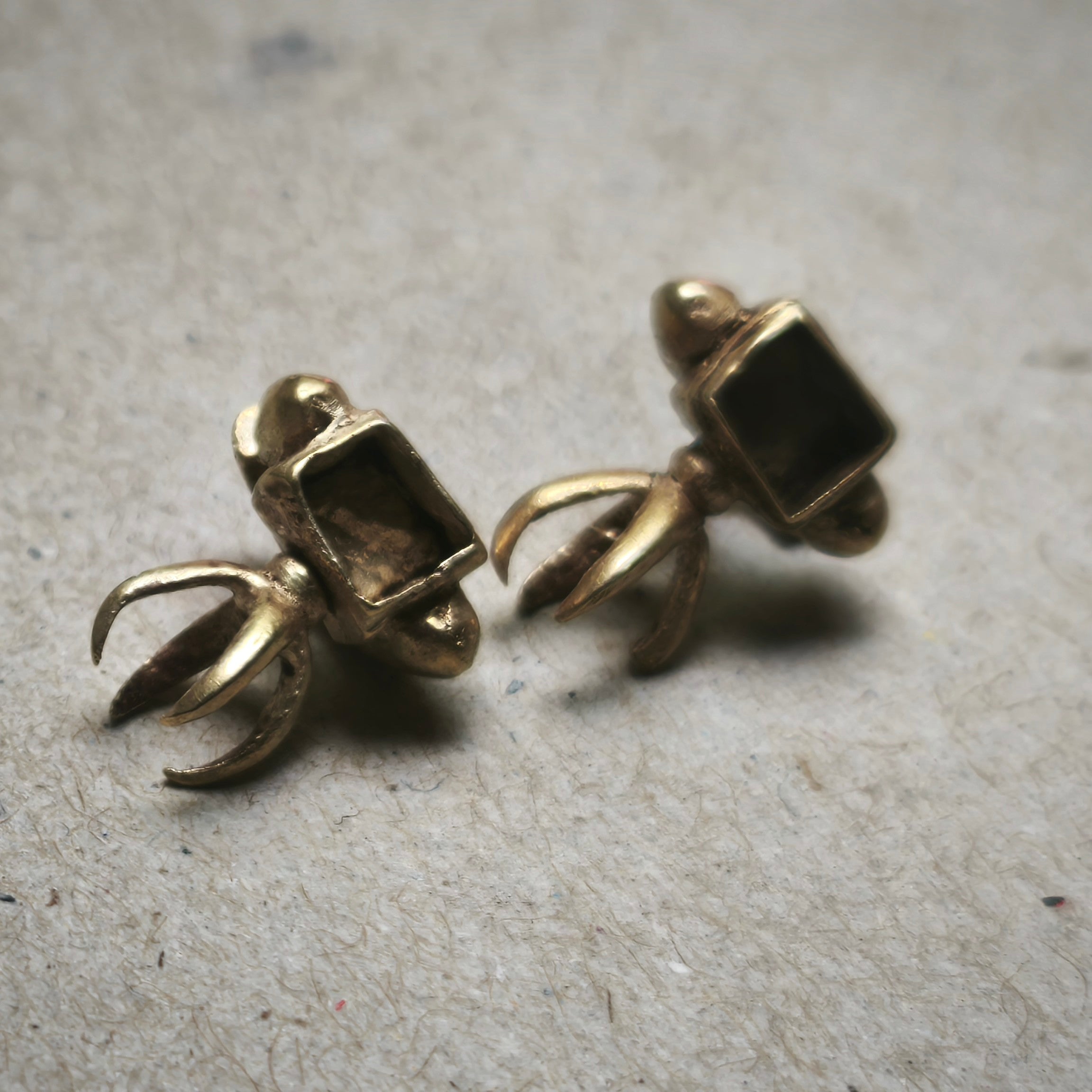 Pair of Ancient Javanese Gold Ear Clips - Majapahit/Airlangga Era | ArtefactsHunter