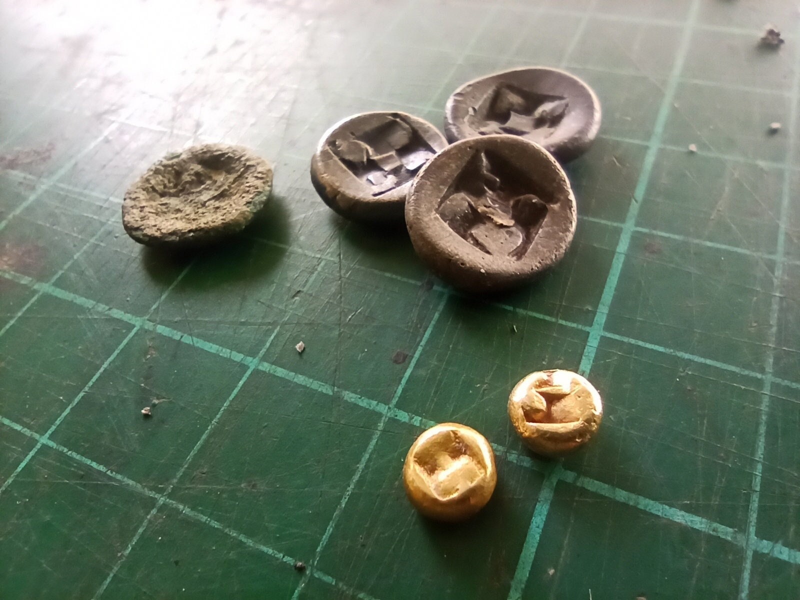 Javanese Kingdom Coins Gold Silver Bronze Majapahit Mataram | ArtefactsHunter