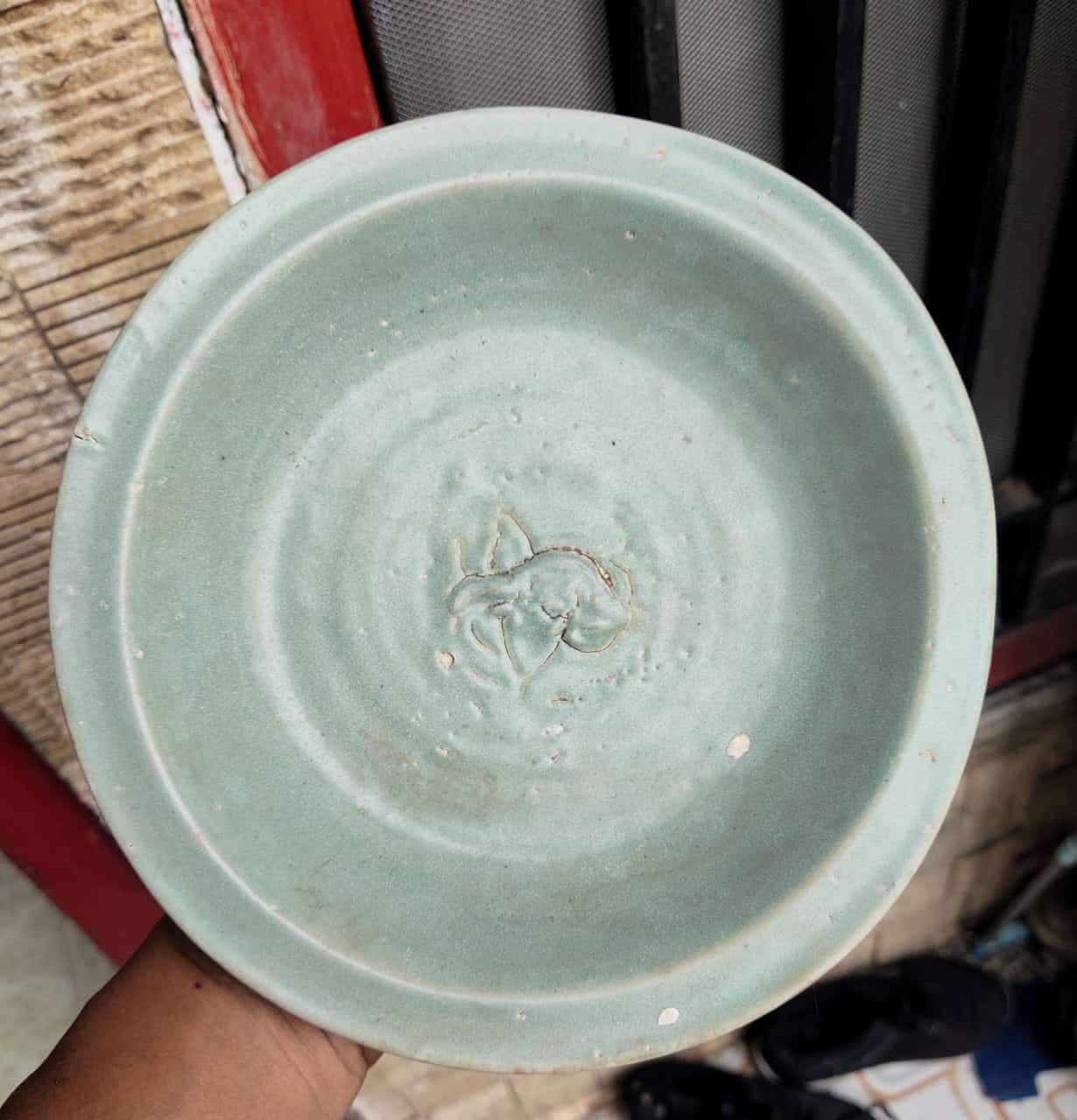 Song Dynasty Chinese Celadon Plate  | ArtefactsHunter