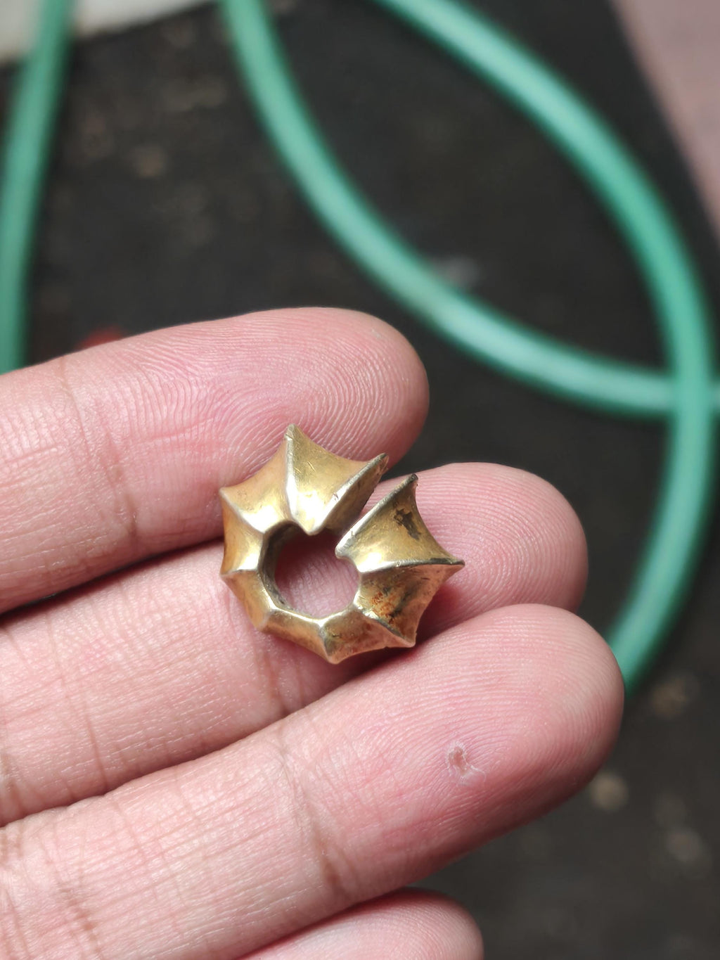 Javanese Gold Keloh Ear Clip - Majapahit/Airlangga Period | ArtefactsHunter