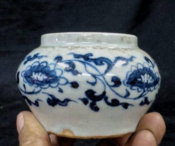 Yuan Dynasty Chinese Blue White Porcelain Small Jar | ArtefactsHunter